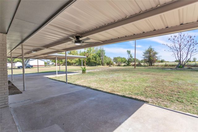 110 Twin Circle, Wortham, TX 76693