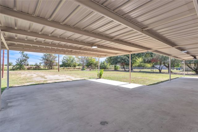 110 Twin Circle, Wortham, TX 76693