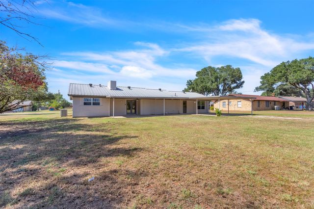 110 Twin Circle, Wortham, TX 76693