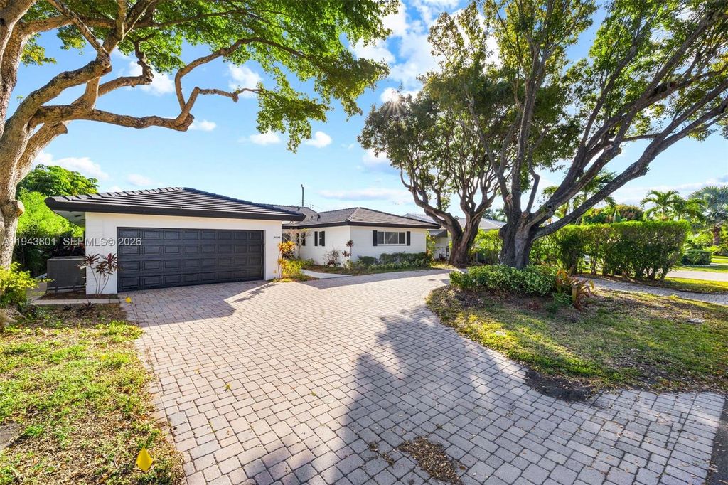 4780 NE 28th Avenue, Fort Lauderdale, FL 33308