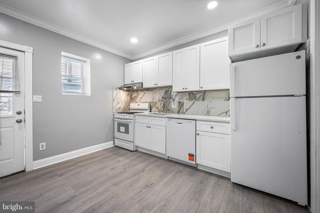 1931 MORRIS, Philadelphia, PA 19145