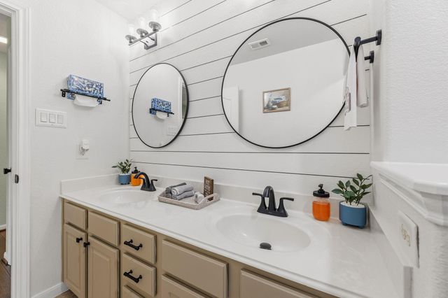 12911 Waterbury Edge Lane, Humble, TX 77346