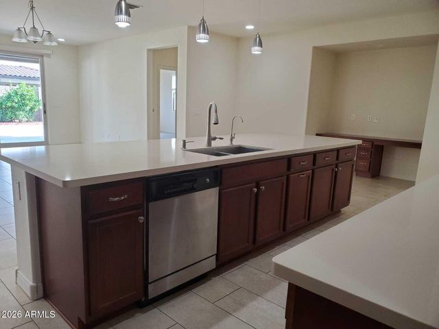 9987 W FOOTHILL Drive, Peoria, AZ 85383