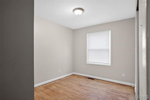 10633 Crowley Drive, St Louis, MO 63136