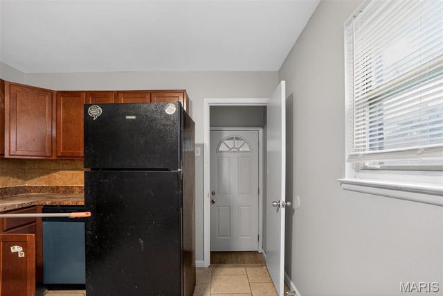 10633 Crowley Drive, St Louis, MO 63136