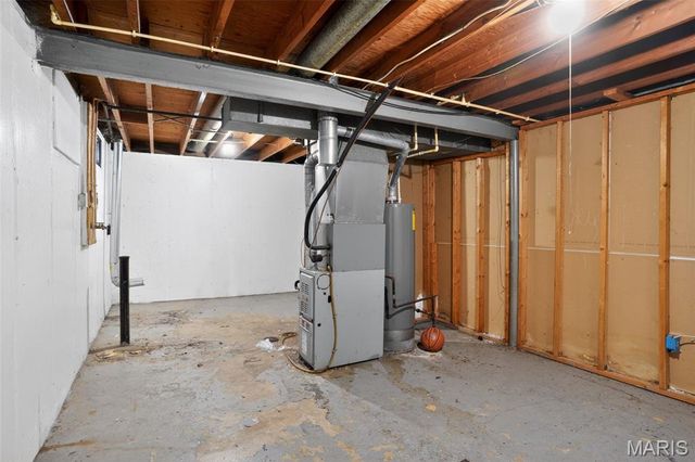 10633 Crowley Drive, St Louis, MO 63136