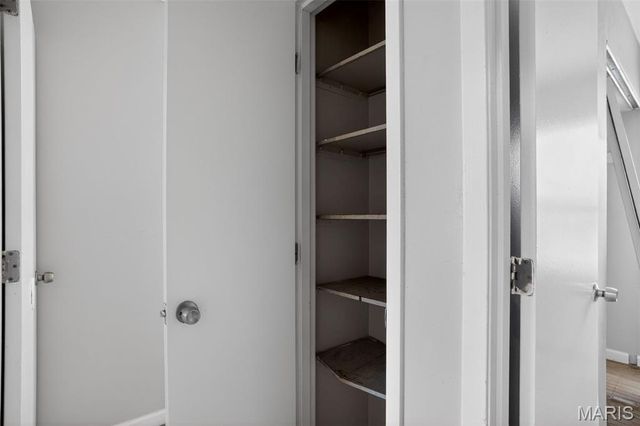 10633 Crowley Drive, St Louis, MO 63136