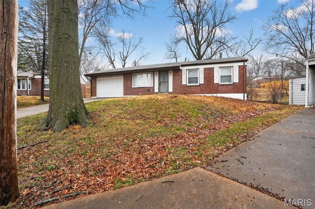 10633 Crowley Drive, St Louis, MO 63136