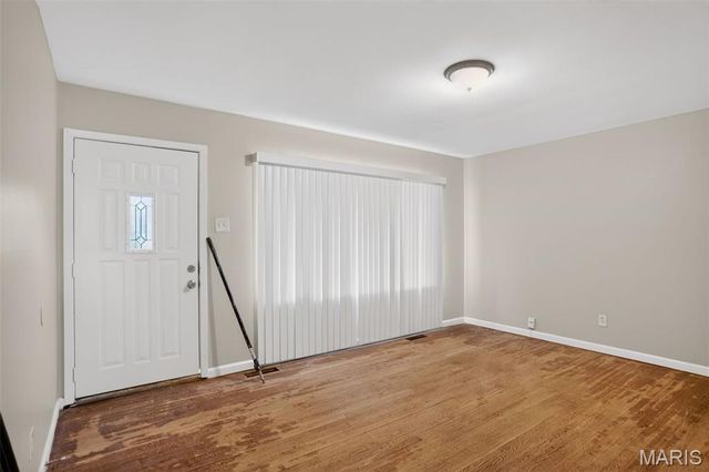 10633 Crowley Drive, St Louis, MO 63136