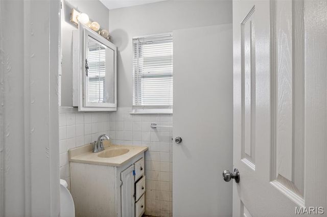 10633 Crowley Drive, St Louis, MO 63136