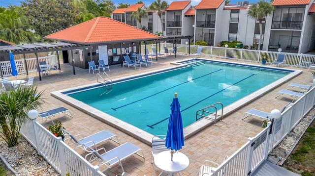 3221 BENEVA ROAD 102, Sarasota, FL 34232