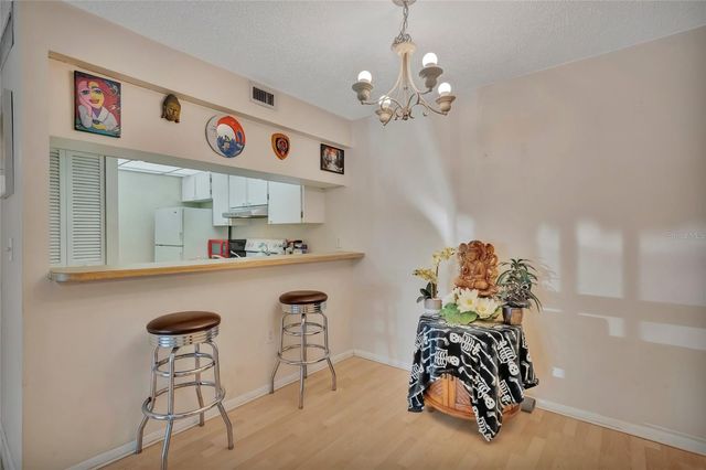 3221 BENEVA ROAD 102, Sarasota, FL 34232