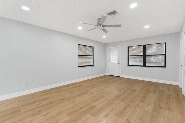 2240 86th Drive, Vero Beach, FL 32966