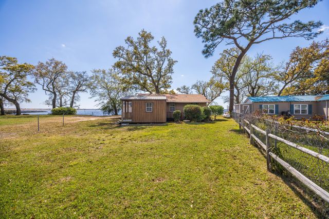 2894 Bay Grove Road, Freeport, FL 32439