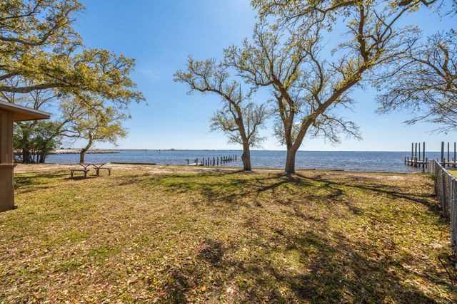 2894 Bay Grove Road, Freeport, FL 32439