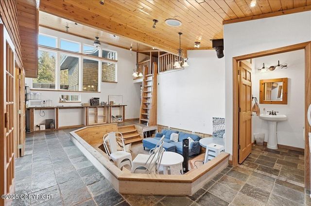 895 Ocean Drive Loop, Homer, AK 99603