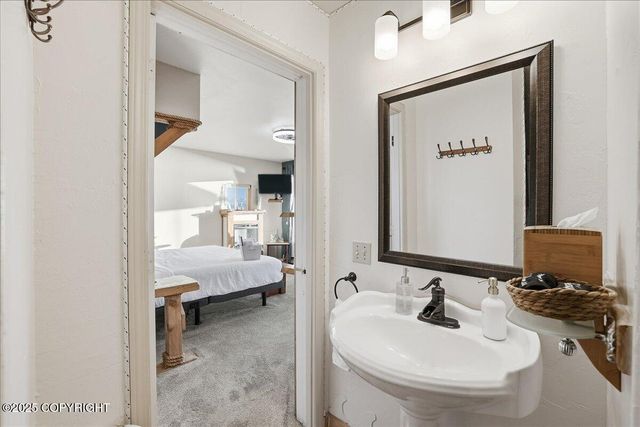 895 Ocean Drive Loop, Homer, AK 99603