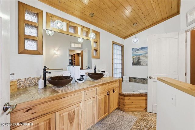 895 Ocean Drive Loop, Homer, AK 99603