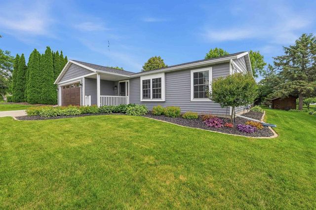 405 Eilbes Avenue, Beaver Dam, WI 53916