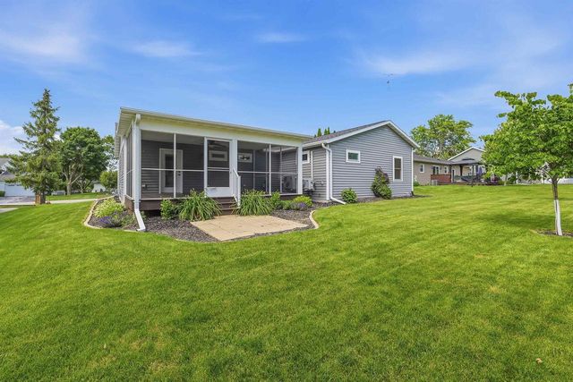 405 Eilbes Avenue, Beaver Dam, WI 53916