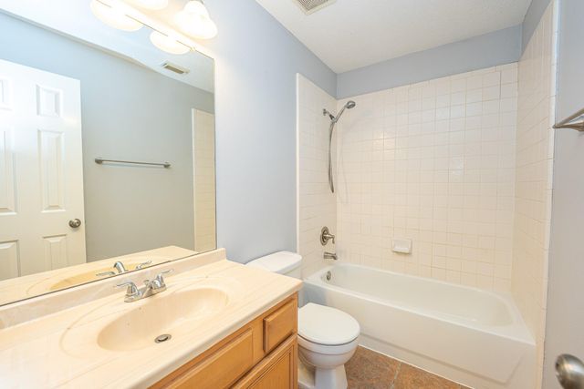 1126 Noble Glen Drive, Fresno, TX 77545