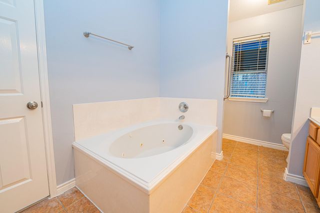 1126 Noble Glen Drive, Fresno, TX 77545