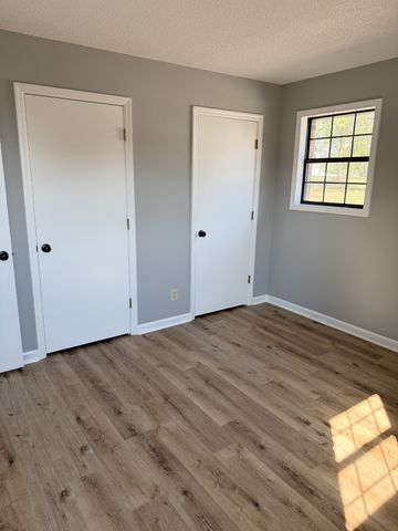 902 Brenda Dr, Pulaski, TN 38478