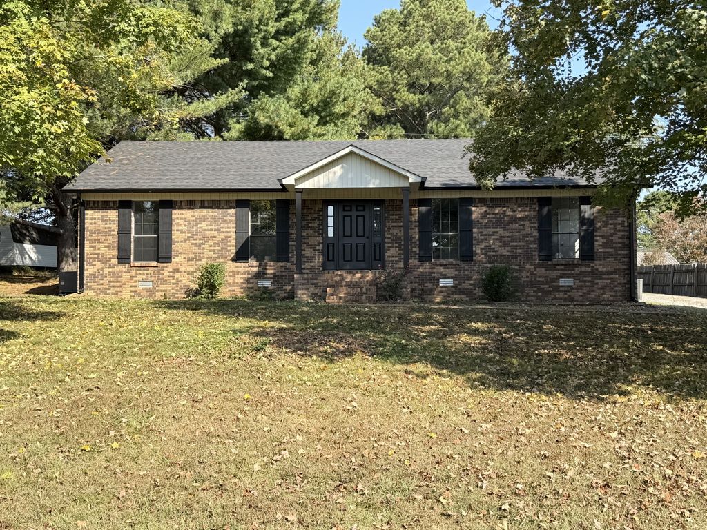 902 Brenda Dr, Pulaski, TN 38478