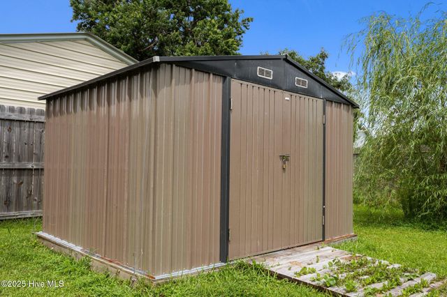 314 Quail Ridge Road, Jacksonville, NC 28546