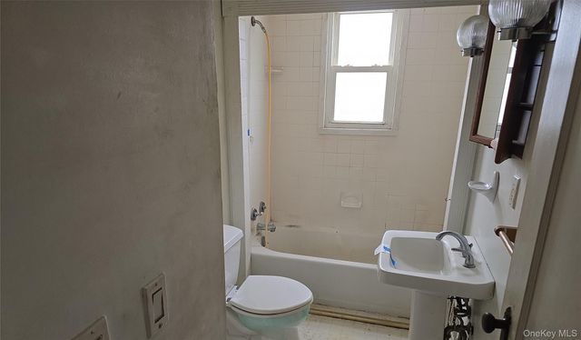 3 Pond Road, Walden, NY 12586