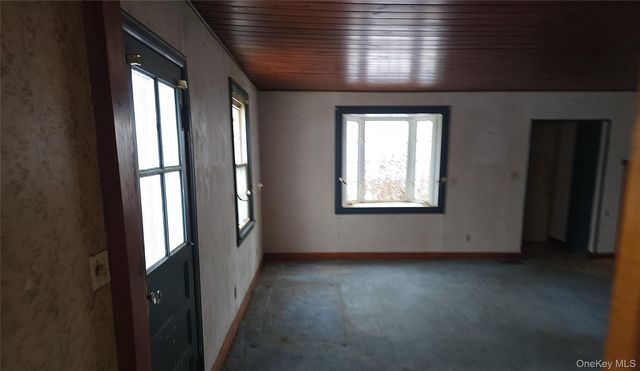 3 Pond Road, Walden, NY 12586