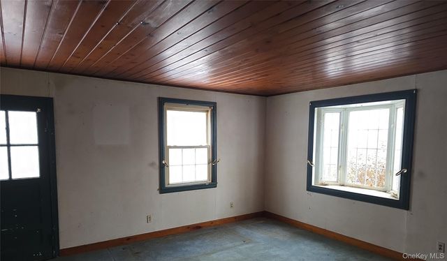 3 Pond Road, Walden, NY 12586