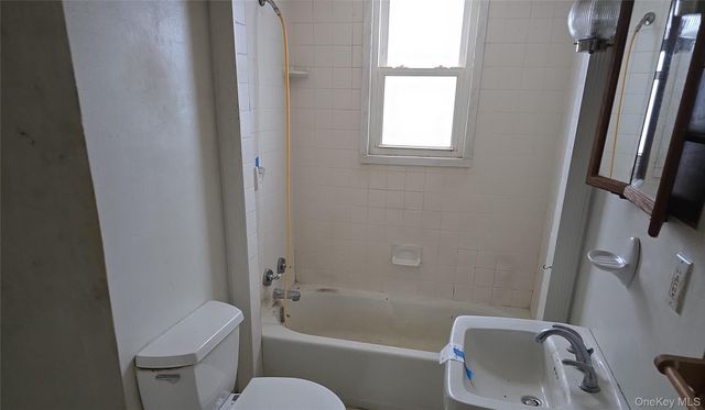 3 Pond Road, Walden, NY 12586