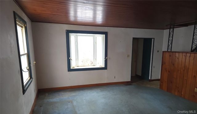 3 Pond Road, Walden, NY 12586