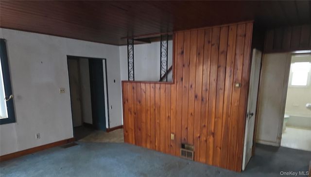 3 Pond Road, Walden, NY 12586