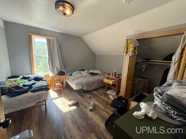 331 E Chocolay Street, Munising, MI 49862