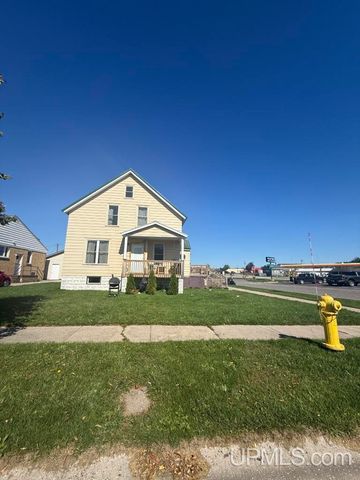 331 E Chocolay Street, Munising, MI 49862