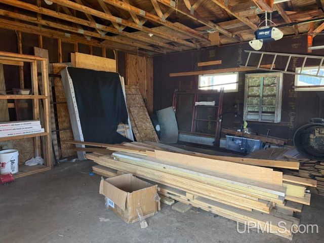 331 E Chocolay Street, Munising, MI 49862