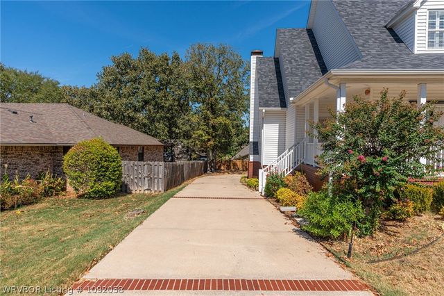 8813 Copper Oaks Lane, Fort Smith, AR 72903