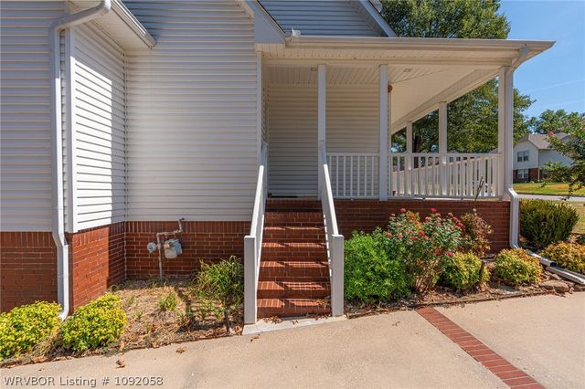 8813 Copper Oaks Lane, Fort Smith, AR 72903
