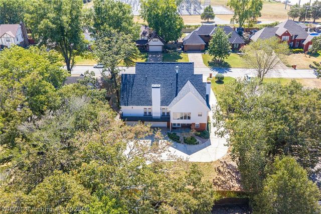 8813 Copper Oaks Lane, Fort Smith, AR 72903