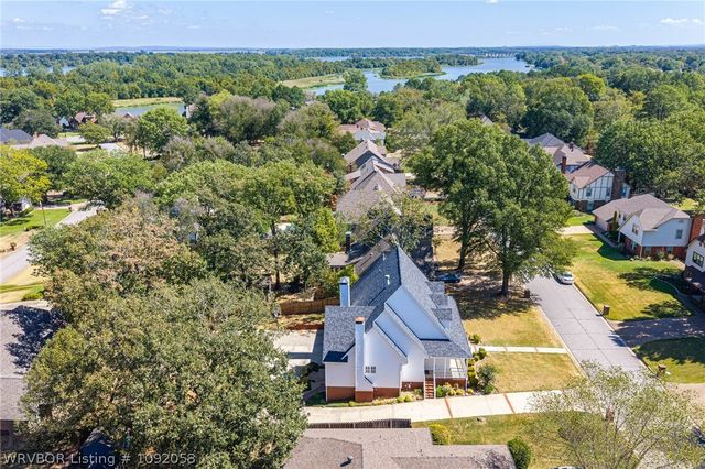 8813 Copper Oaks Lane, Fort Smith, AR 72903
