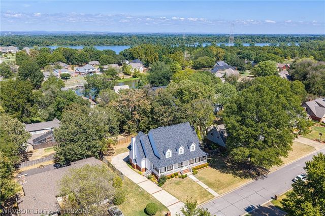 8813 Copper Oaks Lane, Fort Smith, AR 72903