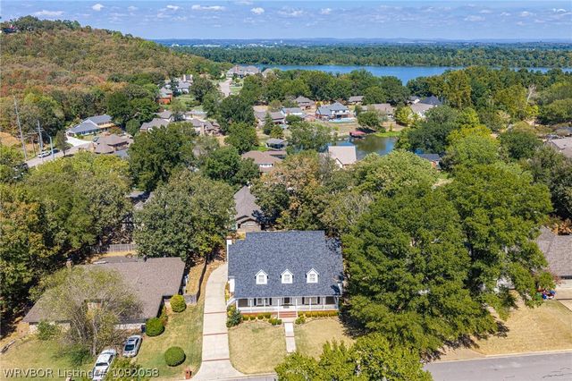 8813 Copper Oaks Lane, Fort Smith, AR 72903