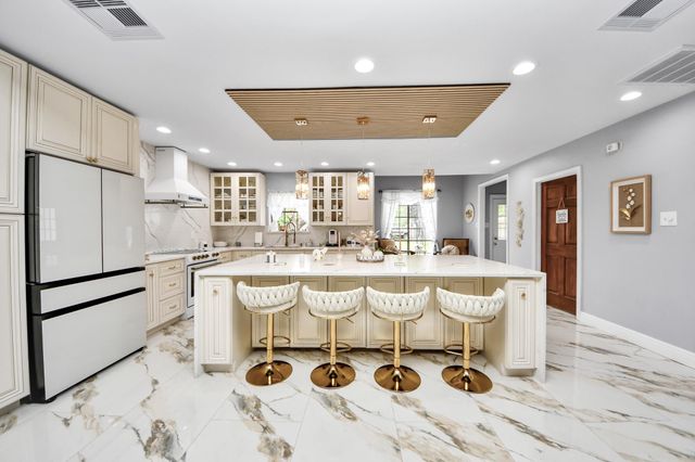 8302 Candlegreen Lane, Houston, TX 77071
