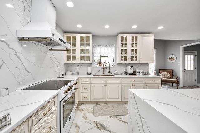8302 Candlegreen Lane, Houston, TX 77071