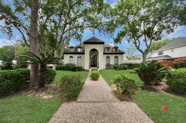 8302 Candlegreen Lane, Houston, TX 77071