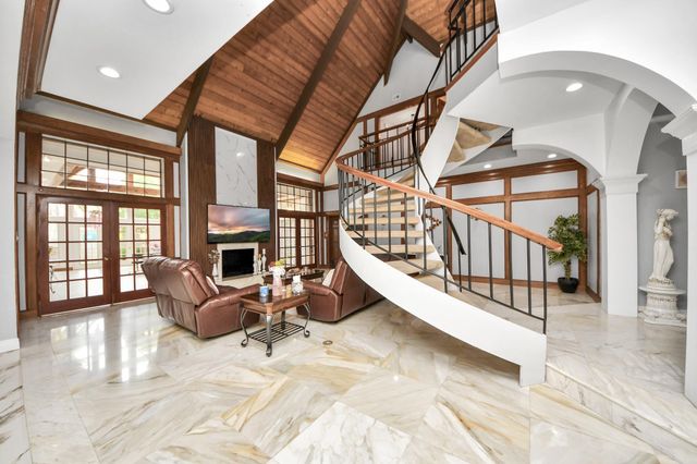 8302 Candlegreen Lane, Houston, TX 77071