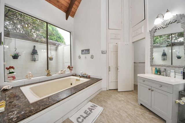 8302 Candlegreen Lane, Houston, TX 77071