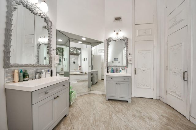 8302 Candlegreen Lane, Houston, TX 77071